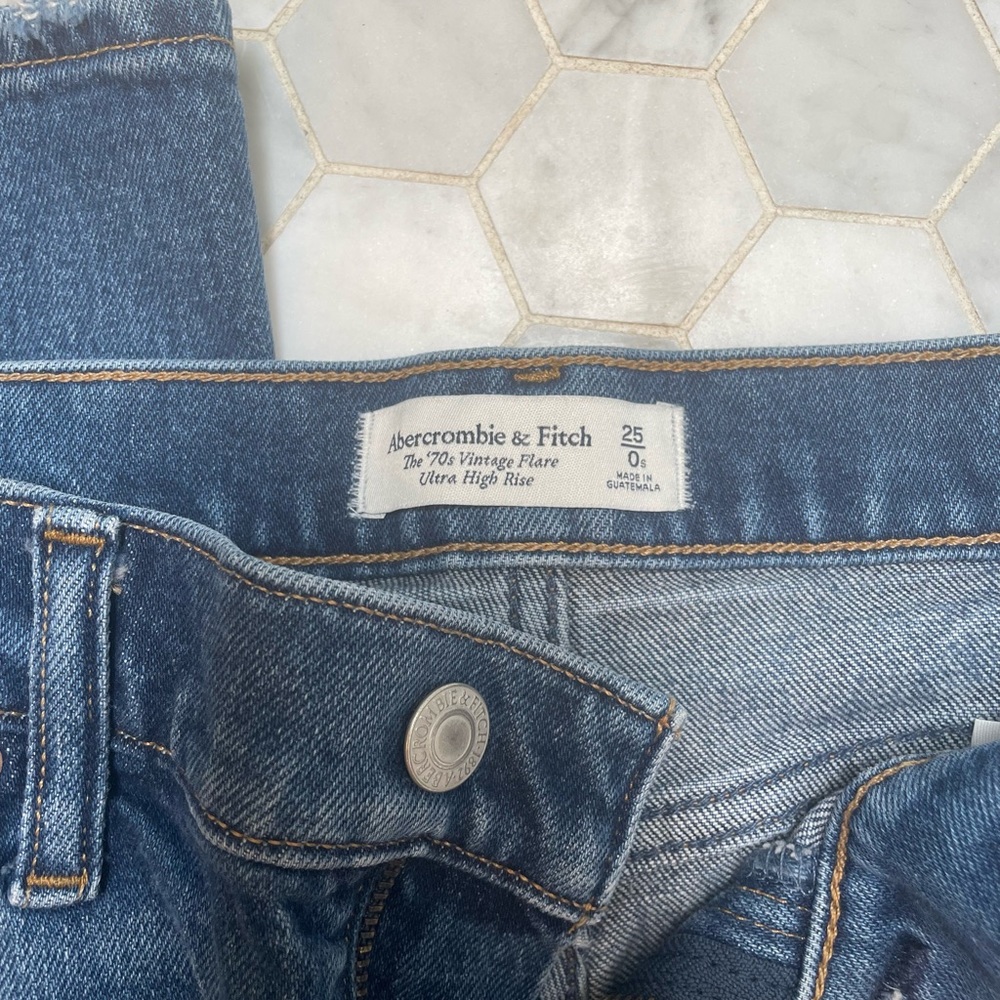 Abercrombie and fitch 70’s Vintage Flare Ultra High Rise